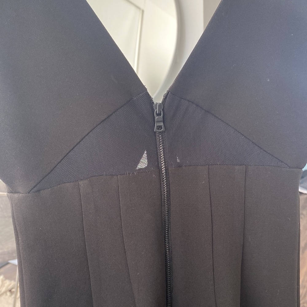 Black Alice + Olivia dress with cutout sz 0 - Picture 3 of 3